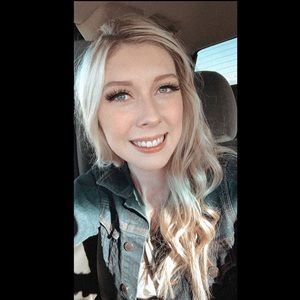 Meet your Posher, Carley